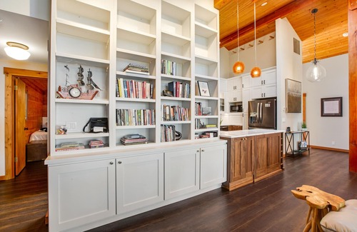 Coupeville House | Northwest-style cabin with stunning ocean views & nearby beach access