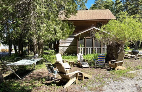 Ephraim House | Northwind Cottage #2, Dog Friendly! Walk to the Village and the Bay