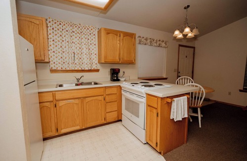 Pinetop-Lakeside Cabin | Northwoods (#14) Honeymoon Cabin