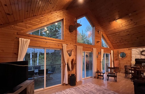 Armstrong Creek Cabin | Northwoods Chalet on 28 Acres - Direct Trail Access - Hunting - Tranquility