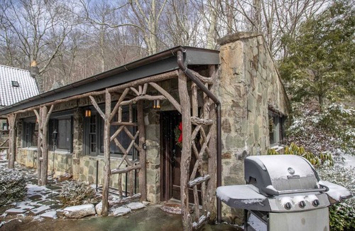 Tynecastle Cottage | Nostalgic Cottage in Banner Elk