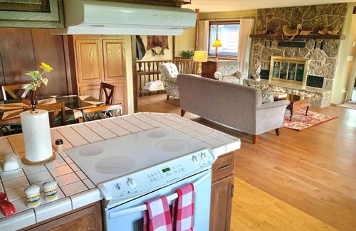 Four Corners House | Nostalgic Ranch House | Hot tub, Game Room, Views