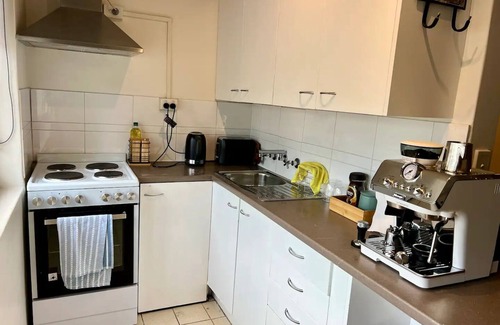 Ascot Vale Apartment | NOT AVAIALBLE