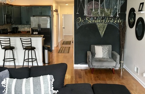 North Bergen House | Not your average Basement , 30 mins from Time Square, NYC
