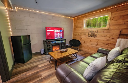 Almond Cabin | NOT YOUR GRANDMA’S CABIN! King Loft, WIFI, Game Room, Hot Tub & Fire Pit!
