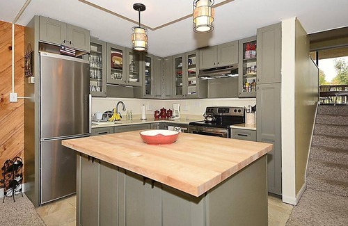 Stowe Area Condo | Notchbrook 34AB: 2 br, wood fireplace, seasonal pool, community amenities!
