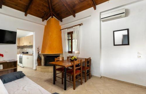 Karpenisi Apartment | Notio Holiday Home in Laganas