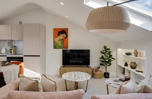 Pembridge Apartment | Notting Hill | 1-Bedroom Apartment (Top Floor)
