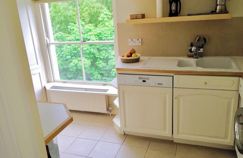Colville Apartment | Notting Hill Luxury flat with rooftop & conservatory, 2 bedrooms