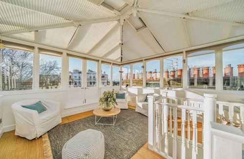 Colville Apartment | Notting Hill Luxury flat with rooftop & conservatory, 2 bedrooms