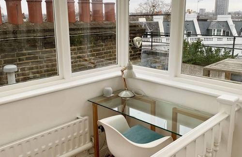 Colville Apartment | Notting Hill Luxury flat with rooftop & conservatory, 2 bedrooms