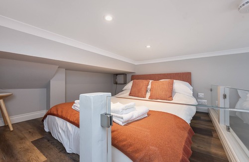 Campden Apartment | Notting Hill Studio 5 mins from Portobello Road & 10 mins from Kensington Palace