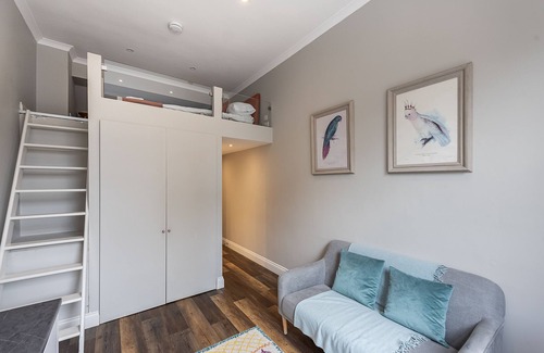 Campden Apartment | Notting Hill Studio 5 mins from Portobello Road & 10 mins from Kensington Palace