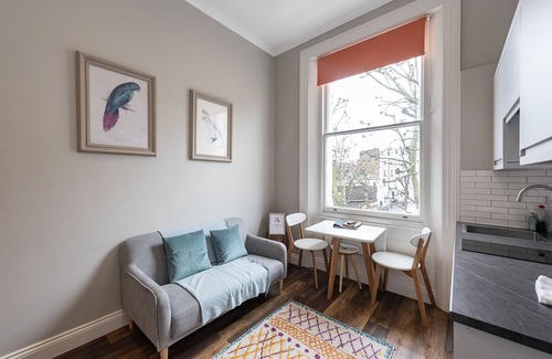 Campden Apartment | Notting Hill Studio 5 mins from Portobello Road & 10 mins from Kensington Palace