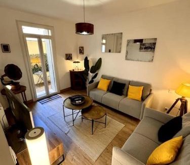 Comedie Apartment | NOUVEAU - Appartement 100m2 avec Terrasse à 1 min de la Place de la Comédie