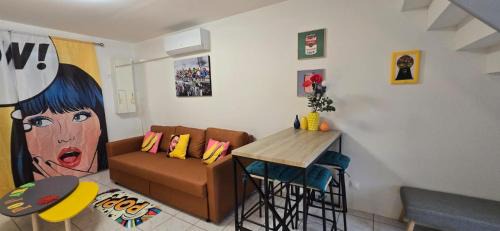 Surgeres Apartment | Nouveau ! Le Pop Appart - Fun et coloré en hypercentre de Surgères