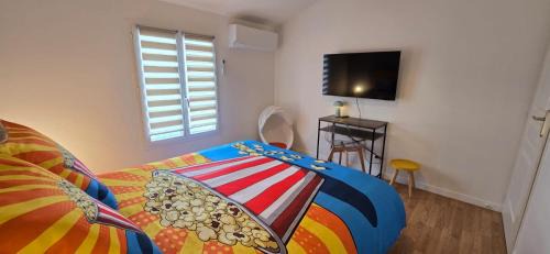 Surgeres Apartment | Nouveau ! Le Pop Appart - Fun et coloré en hypercentre de Surgères