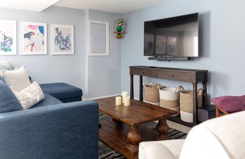 Annandale Apartment | NOVA HOME AWAY FROM HOME | STONE'S THROW FROM DC
