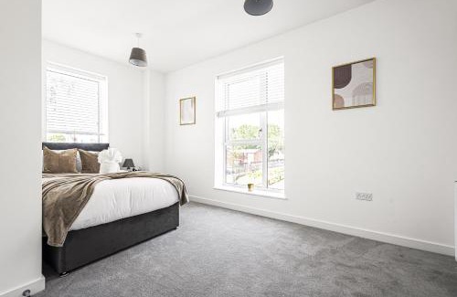 Birmingham House | Nova Living - Perfect for Short and Long Stays and Relocators