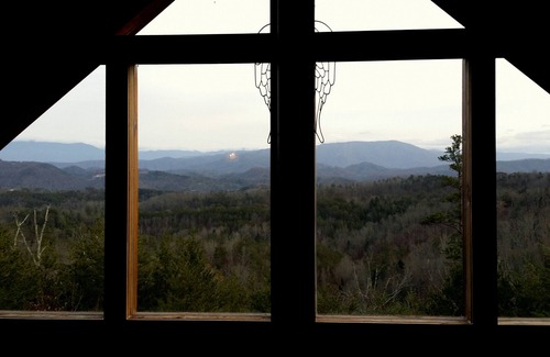 Sevierville Cabin | Now Avail Oct 12-17 Stairway to Heaven, Secluded, Elegant, Breathtaking Views!