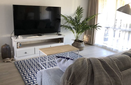 Narrawallee House | Now Available 22 Oct to 1 Nov - 120m to Beach!