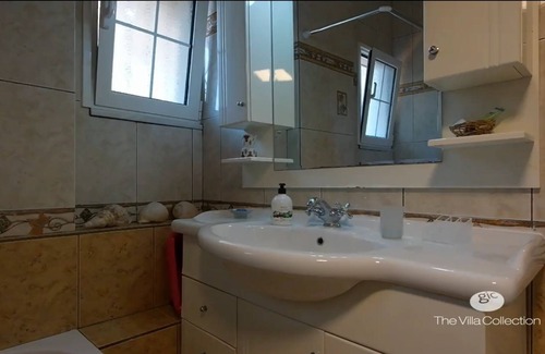 Chalikounas Villa | NOW AVAILABLE :FABULOUS FAMILY HOUSE WITH PRIVATE POOL< IDEAL FOR BEACH LOVERS.