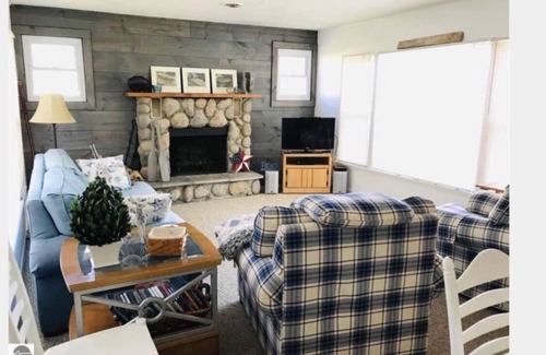 Central Lake Cottage | now booking summer 2023