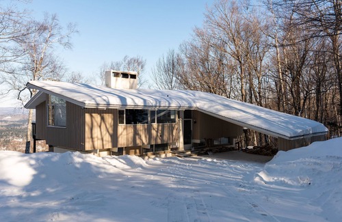 Stratton Mountain House | NOW Full AC n3 Level 2900 Sq.' House 6 Bedrooms 4.5 Baths 2 Fireplaces
