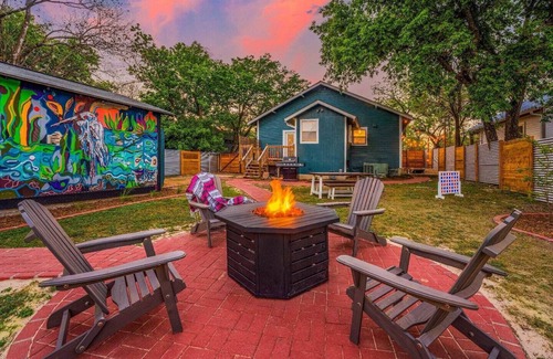 Kerrville House | NOW PET FRIENDLY! 2bed, 2 bath with pvt. yard and ping pong room!