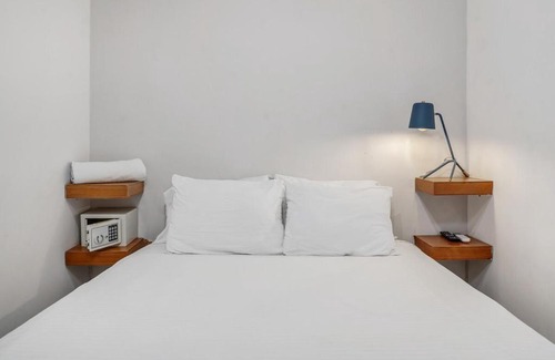 La Florida Apartment | NOWA Gaira Apt Provenza Walkable Area, AC & Balcony facing KarolG club