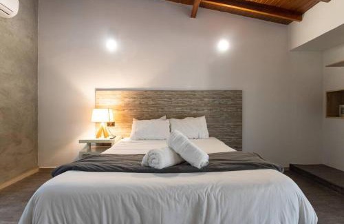 La Florida Villa | NOWA Provenza -Private Villa with Heated Pool & Spa