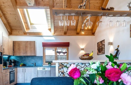 Wallgau Apartment | "Nr. 2" apartment Wetterstein, 2 bedrooms, shower, WC - Geierstanger, country house
