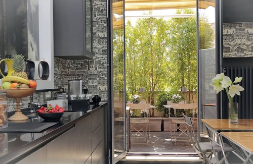 Rione IV Campo Marzio Apartment | nRarity Suites: classic and modern style with the charm of a private house