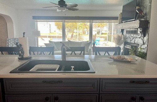 Crystal Shores House | nRemodeled and Ready for Guests. Amazing Central Location! Pool-Dock-Kayaks-Pets