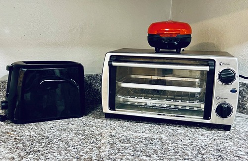 Southgate Apartment | NRG/Med Center Cozy Chic City Condo