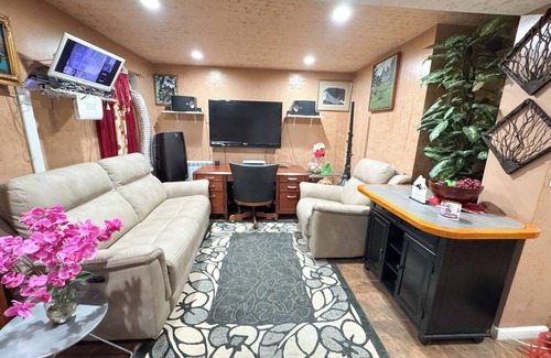 Queens Apartment | nSpacious Quaint Central Studio