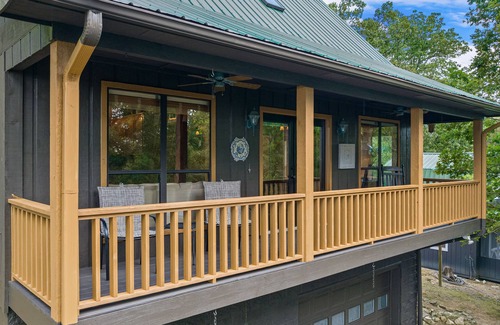 Mentone Cabin | nSpectacular Mountain Top cabin Amazing Views Large Balcony With Low Rates