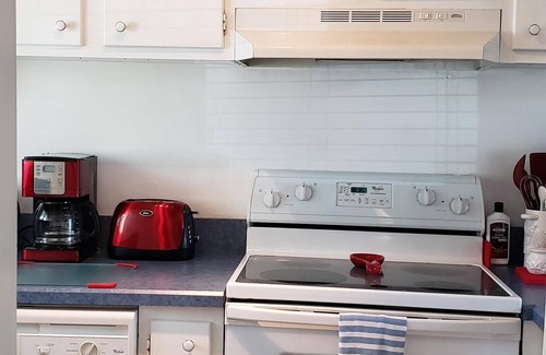 St. Augustine Beach House | Nt of Lights!6 MIN WALK TO BEACH HEATED POOL & TENNIS 2BR, 2.5BA 5-star Reviews