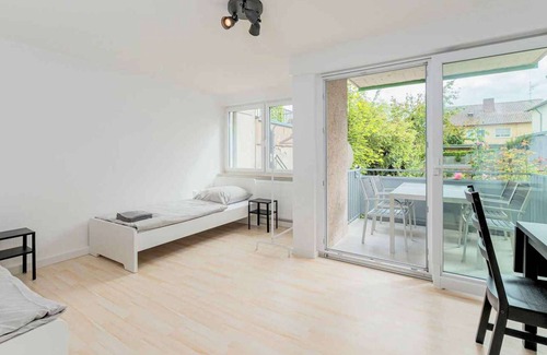 Nuertingen Apartment | NT01 Chic apartment with balcony
