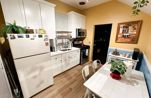 Dwight Apartment | nThe Sicilian