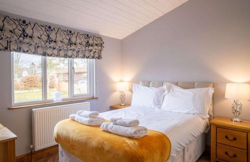 Wilberfoss House | Nualas Lodge Private Hot Tub Escape