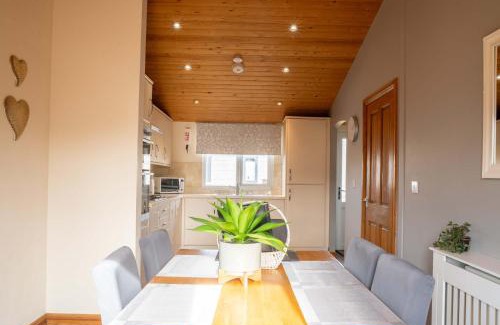 Wilberfoss House | Nualas Lodge Private Hot Tub Escape