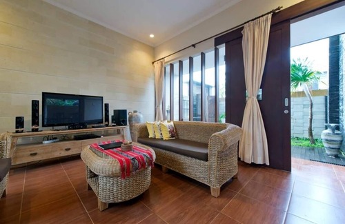 Taman Griya Villa | NuansaKori House 4Bedrooms, Jimbaran