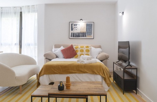 Nueva Espana Apartment | Nuevo Bernabeu Stadium