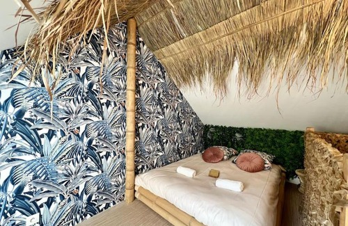 Souppes-sur-Loing Apartment | Nuit dans la jungle - love room