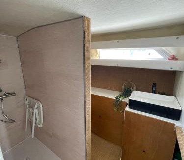 Valence Boat Rental | Nuit insolite et cocon