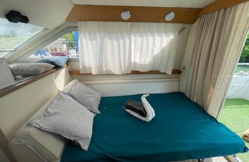 Valence Boat Rental | Nuit insolite et cocon