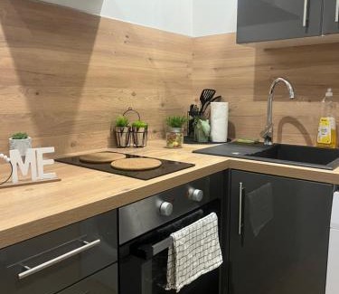 Vierzon Apartment | Nuit Magique en Love Room avec Jacuzzi Privé