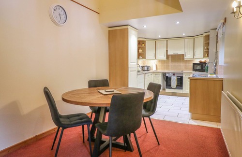 Newton Grange Cottage | NUMBER 3, family friendly, character holiday cottage in Biggin