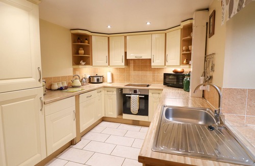 Newton Grange Cottage | NUMBER 3, family friendly, character holiday cottage in Biggin